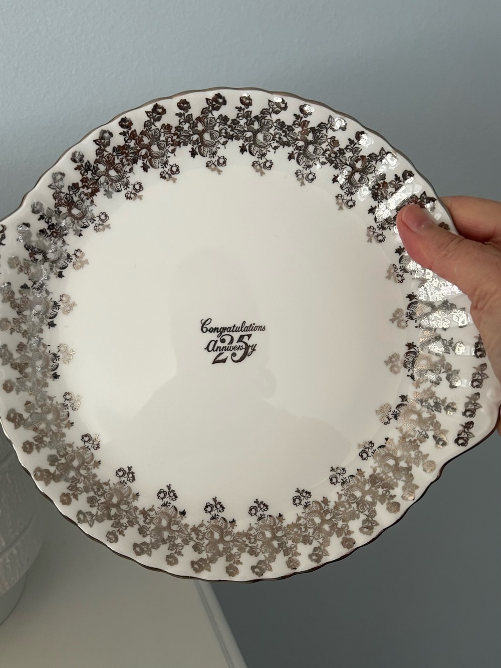 Vintage Royal Albert white and Silver 25th Anniversary decorative cake plate - Picture 4 of 4